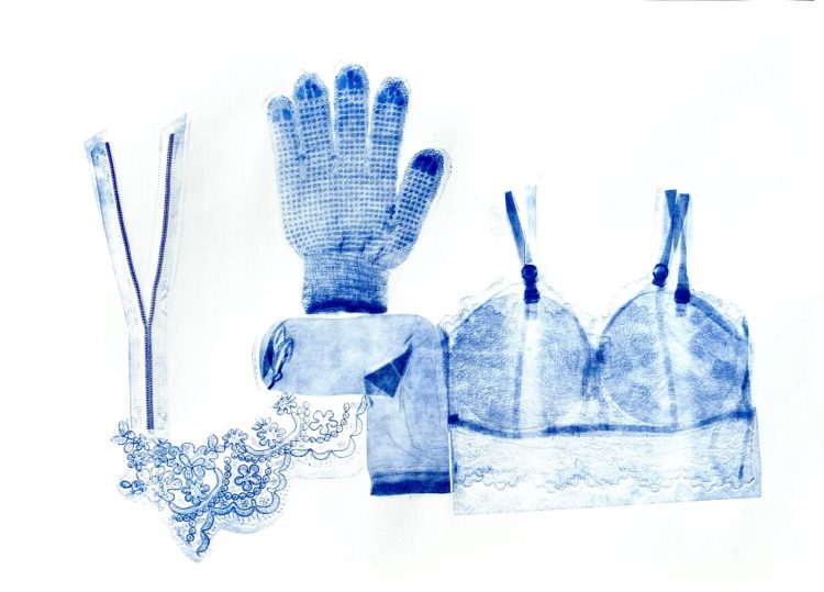 Karya Pameran Tiga Sisi Tampil Beda