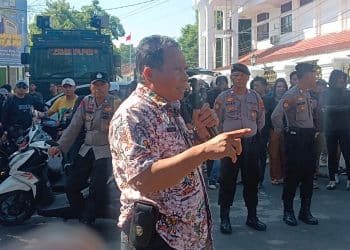 Izin Karoeke di Pertanyakan !! Kini Riyoso Ajak Aksi Demo Bersumpah di Tempat Sakral