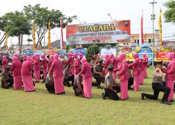 Simbolis Siraman Bunga, Kini 44 Personil Naik Pangkat