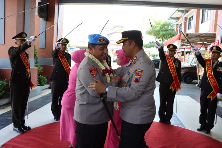 Pisah Sambut !! Kini AKBP Ronni Bonic Menjabat Kapolres Kudus