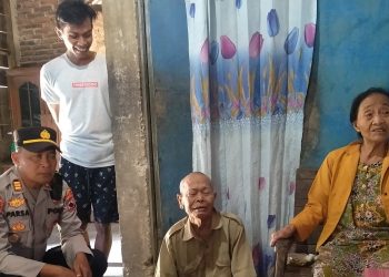 Dua Warga Mengalami Lumpuh, Kini Kapolsek Kayen Hadir Berbagi