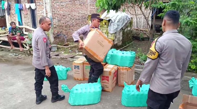 Polisi Amankan Ribuan Botol Miras Jelang Natal dan Tahun Baru