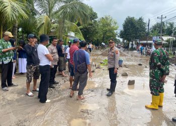 Aksi Spontan Penutupan Jalan Alasdowo – Bakalan di Bubarkan