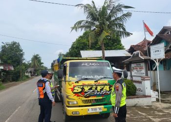 Satlantas Polresta Pati Tertibkan Dump Truck Bermuatan Berlebih, Tekan Kerusakan Jalan