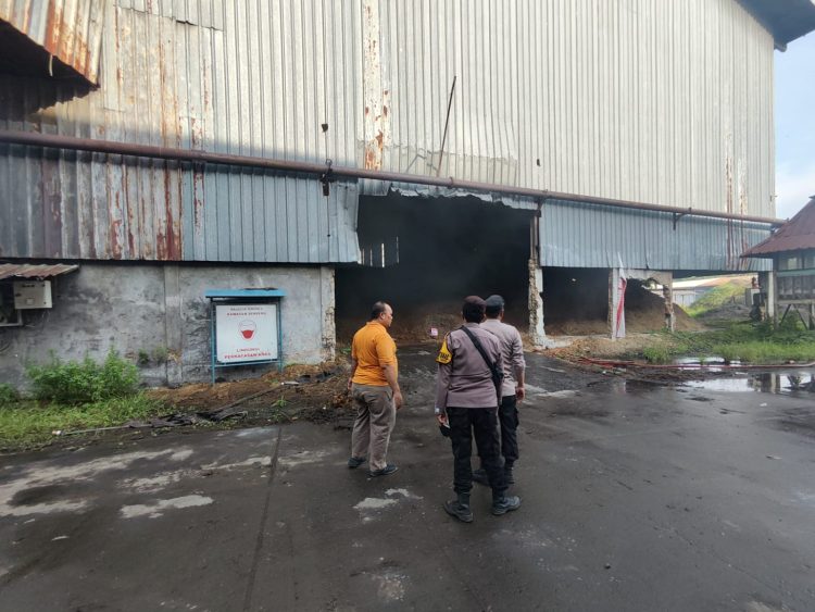 Si Jago Merah Lalap Gudang Ampas, Polisi cek Lokasi