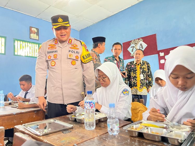 Kapolres Rembang Dorong Pendidikan Lewat Gizi Sehat