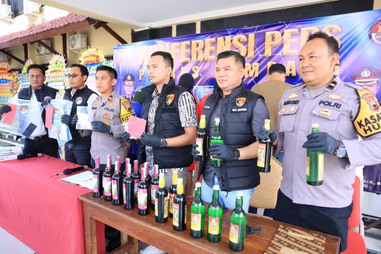 Polisi Sita 265 Botol Miras Dalam Operasi Cipta Kondisi