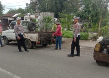 Satlantas Pati dan DPUTR Bergerak Cepat Perbaiki Jalan Berlubang