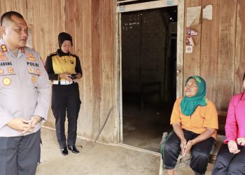 Lewat Program Bedah Rumah, Kapolres Rembang Bantu Masyarakat