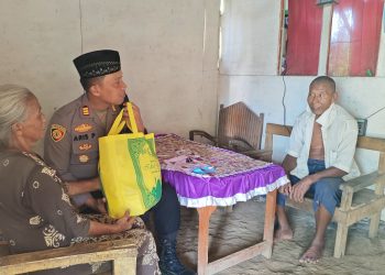 Ramadhan Penuh Berkah, Polsek Tayu Bagikan Sembako ke Warga Kurang Mampu