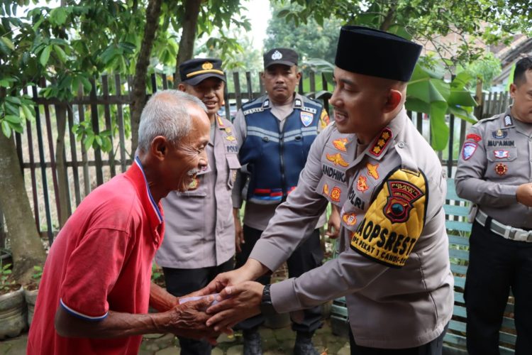 Wujud Kepedulian, Kapolresta Pati Santuni Lansia