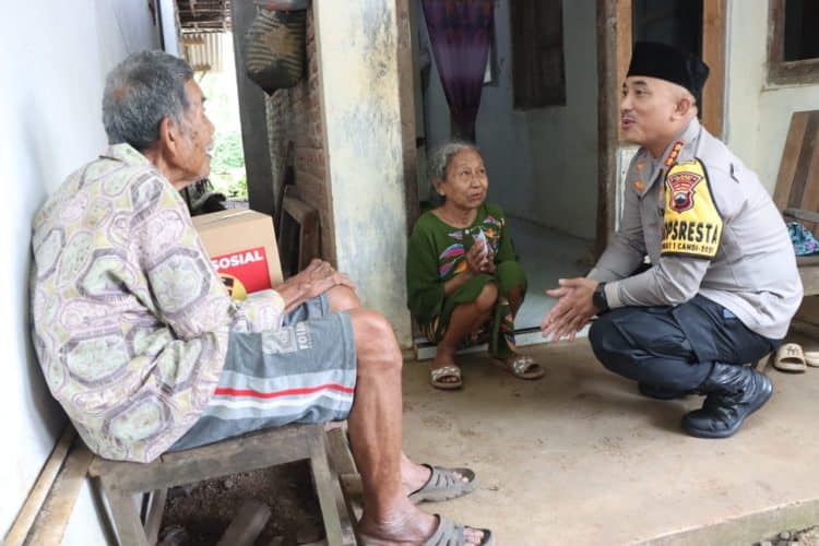 Serentak! Polisi Gelar Baksos dan Pembagian Takjil Gratis