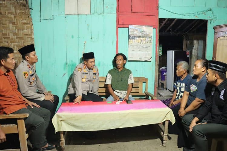 Warga Pencari Bekicot, Kapolres Grobogan Minta Maaf