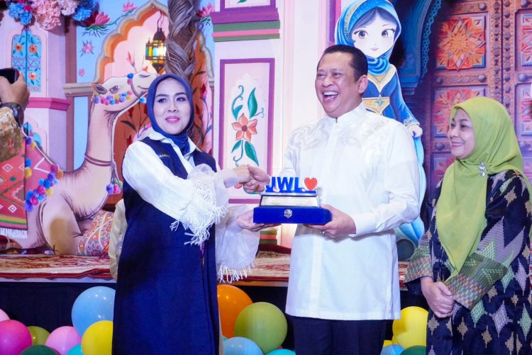 Santunan 600 Anak Yatim oleh Jakarta With Love, Bamsoet Apresiasi