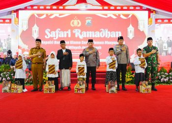 Kapolri Silaturahmi ke Ulama dan Berikan Santunan Anak Yatim