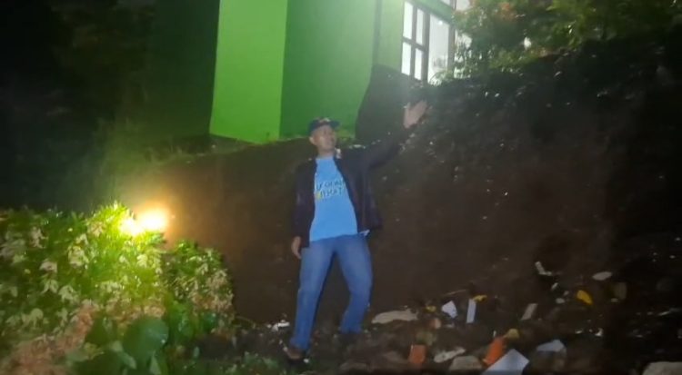Pagar SMPN 1 Cluwak Roboh Diterjang Bencana, Kabid SMP Disdikbud Pati cek Lokasi