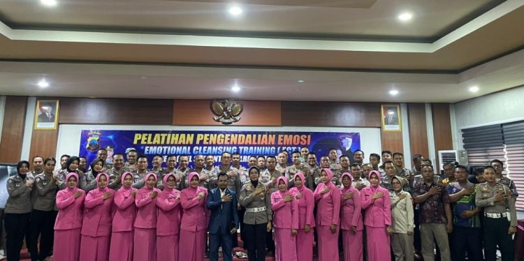 Perdana! Kasat Lantas Polres Rembang Gelar Emotional Cleansing Training