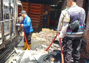 Api Mengamuk 1 Truk Ludes, Wakasat Reskrim Cek Lokasi