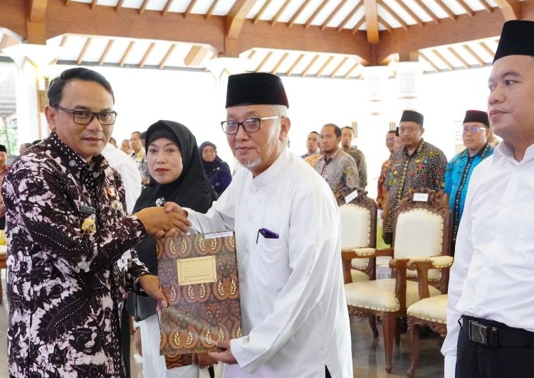 Baznas Pati Dilantik, Plt Bupati Dorong Rumah Layak dan Beasiswa