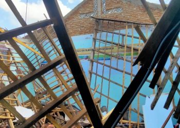 Anak – Anak Hadapi Kenyataan Pahit, Kini SDN Mencon Rusak