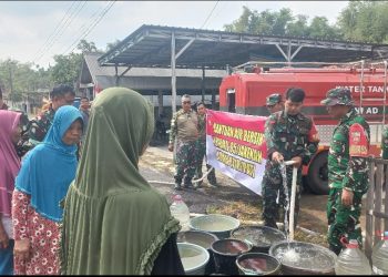 Kemarau Menguji, TNI Hadir! Warga Karangrejo Lor Tersenyum