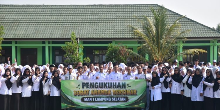 Ratusan Pelajar MAN 1 Dikukuhkan Jadi Sobat Ananda Bersinar